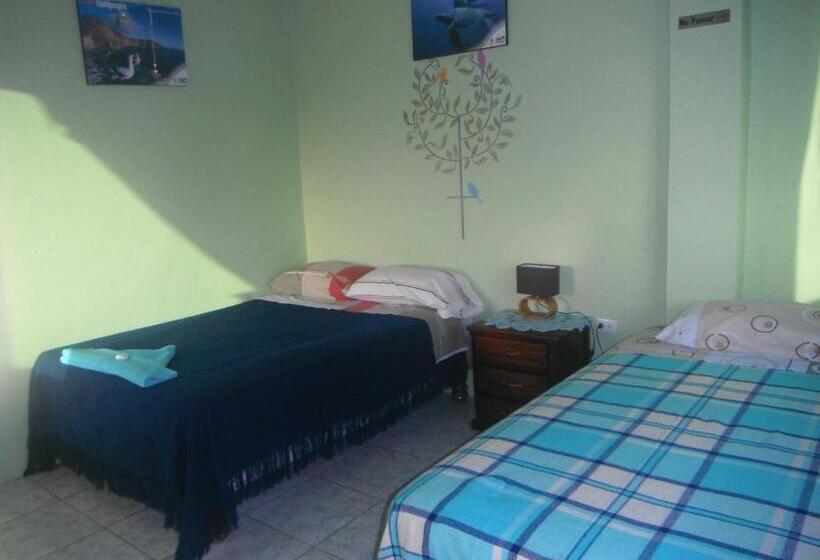 اتاق استاندارد چهارنفره با بالکن, Casa De Celeste