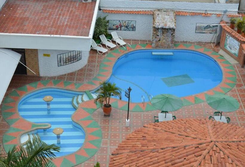 Номер Стандарт Трехместный, D  Leon Inn