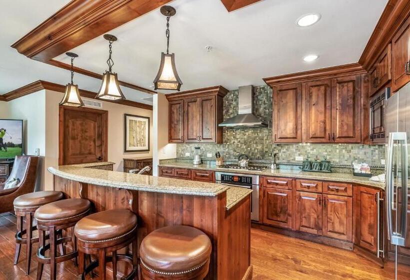 Апартаменты 1 Спальня с Балконом, Private Residence At Leading Luxury Resort In Vail