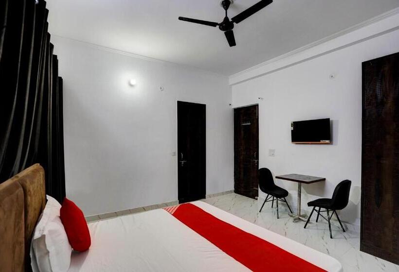 Üç Kişilik Klasik oda, Oyo Cds Residency