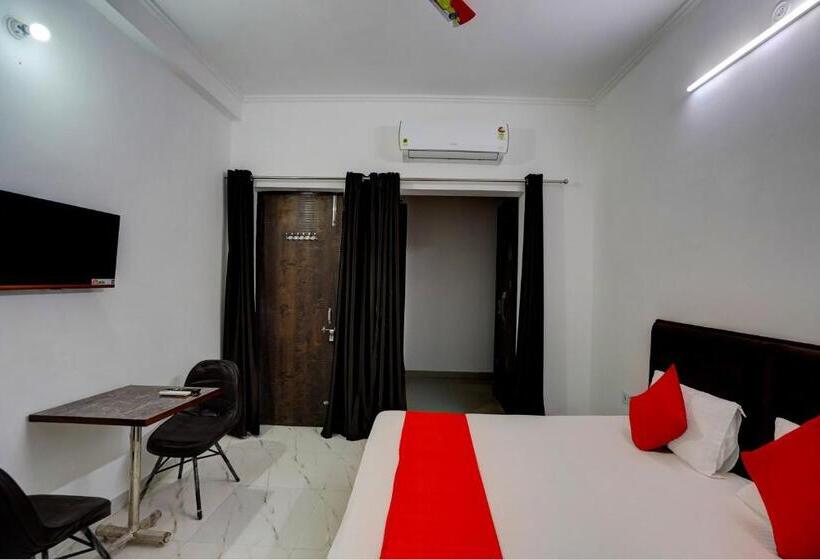 Üç Kişilik Klasik oda, Oyo Cds Residency