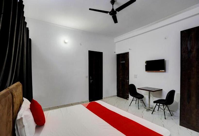 Üç Kişilik Klasik oda, Oyo Cds Residency