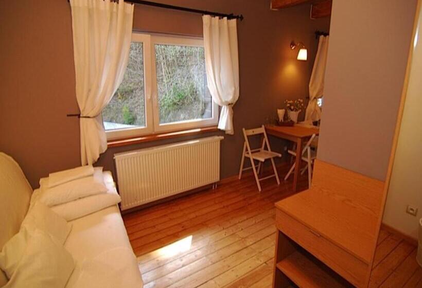 Люкс, Karolinka Guest House