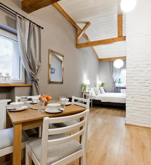 Люкс, Karolinka Guest House