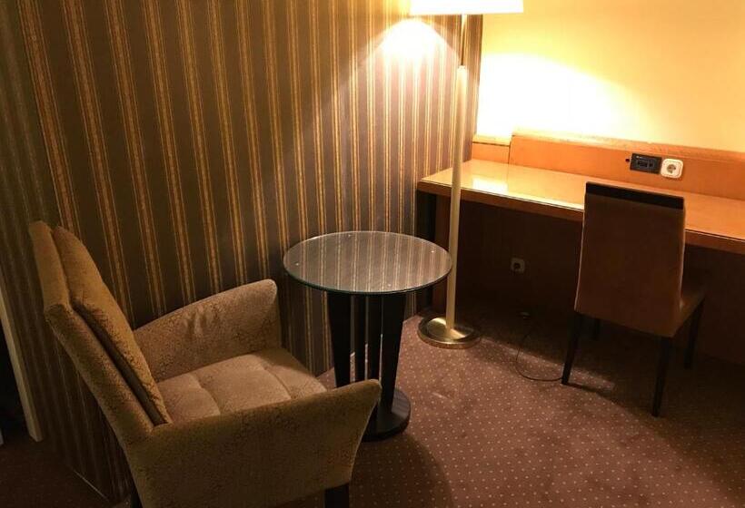 Бунгало Стандарт, Podzamcze