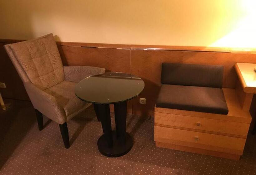 Бунгало Стандарт, Podzamcze