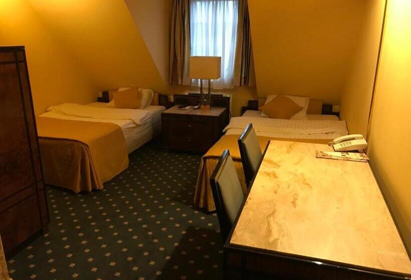 Номер Стандарт Трехместный, Podzamcze