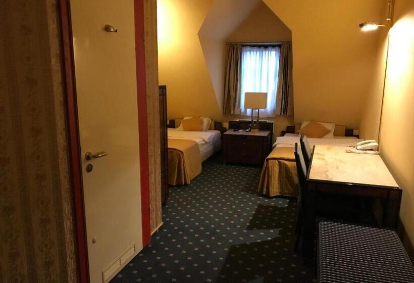 Номер Стандарт Трехместный, Podzamcze