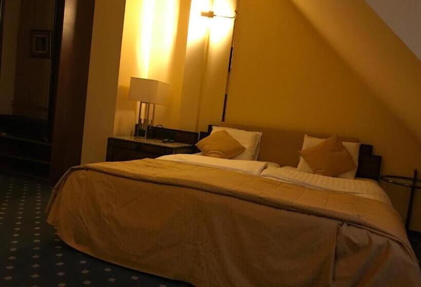 Четырехместный Номер Стандарт, Podzamcze