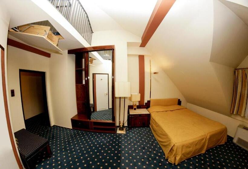 Номер Стандарт Трехместный, Podzamcze