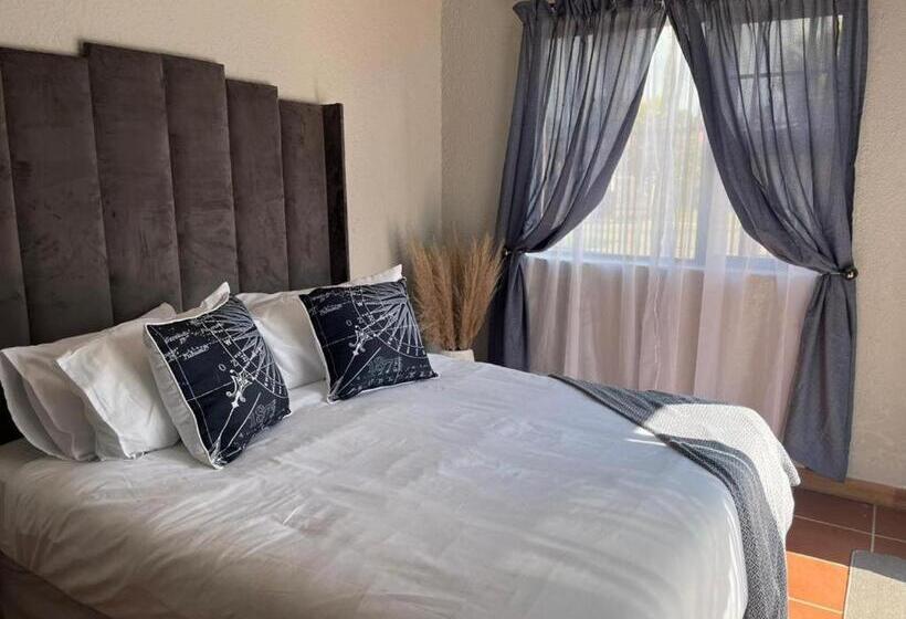 Апартаменты 1 Спальня, Or Tambo Stay Unit 2