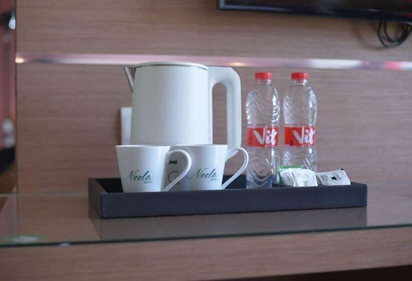 Номер Deluxe, Noola Hotel Cilacap