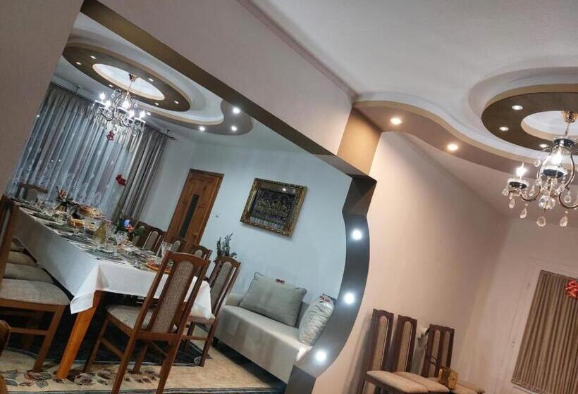 اتاق پریمیوم چهارنفره, Pensiunea Adela
