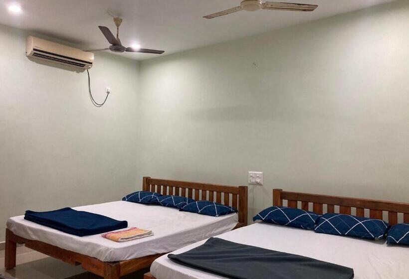 اتاق استاندارد چهار تخته, Oceanic Stay And Restaurant Gokarna