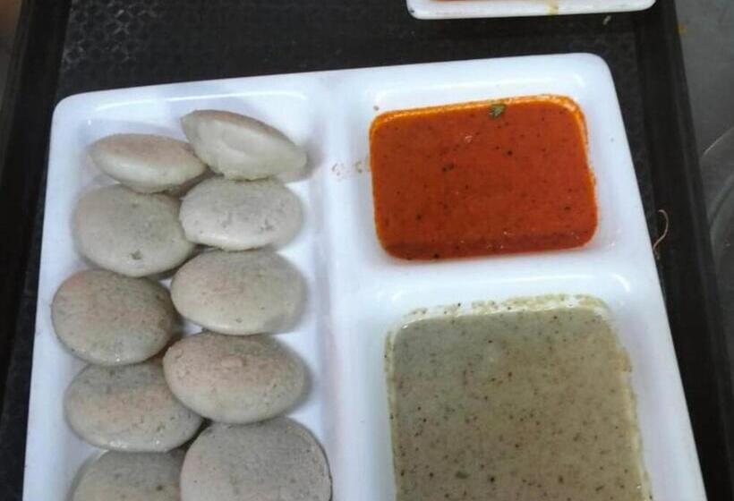 اتاق استاندارد با چشم‌انداز کوهستان, Mangal Residency Rooftop Pool