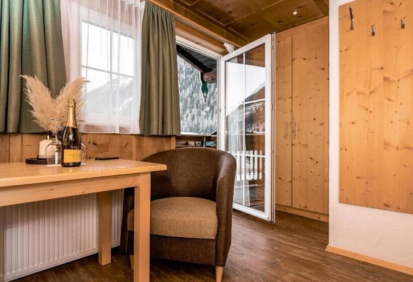 Номер Стандарт с Балконом, Aura Bed & Breakfast