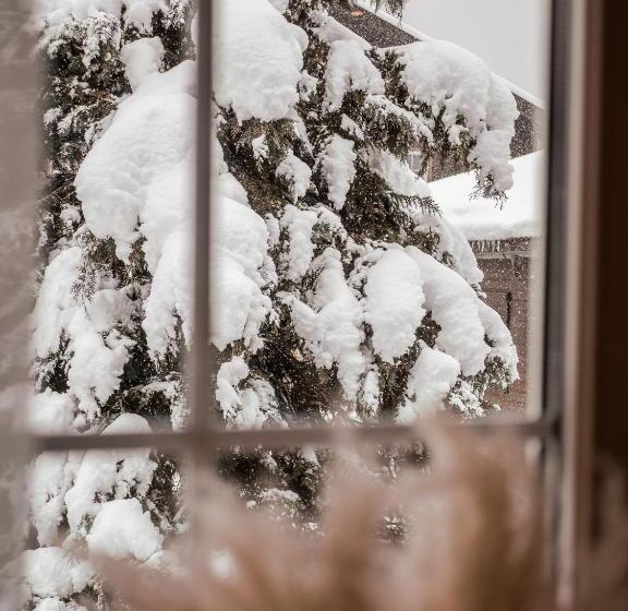 Семейный Номер, Aura Bed & Breakfast