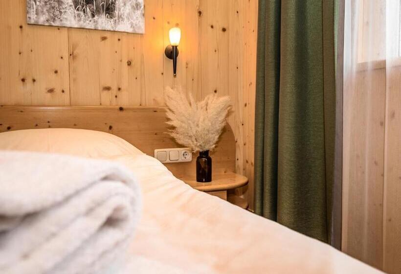 Семейный Номер, Aura Bed & Breakfast