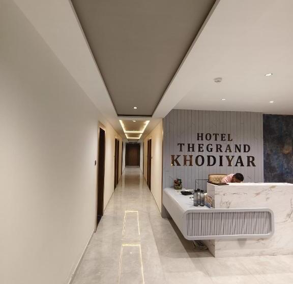 Семейный Номер, The Grand Khodiyar