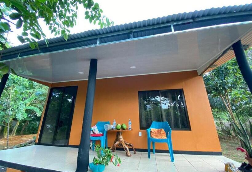בונגלו סטנדרט עם נוף לגינה, Cabinas Corcovado Green Parrot, Los Planes Drake