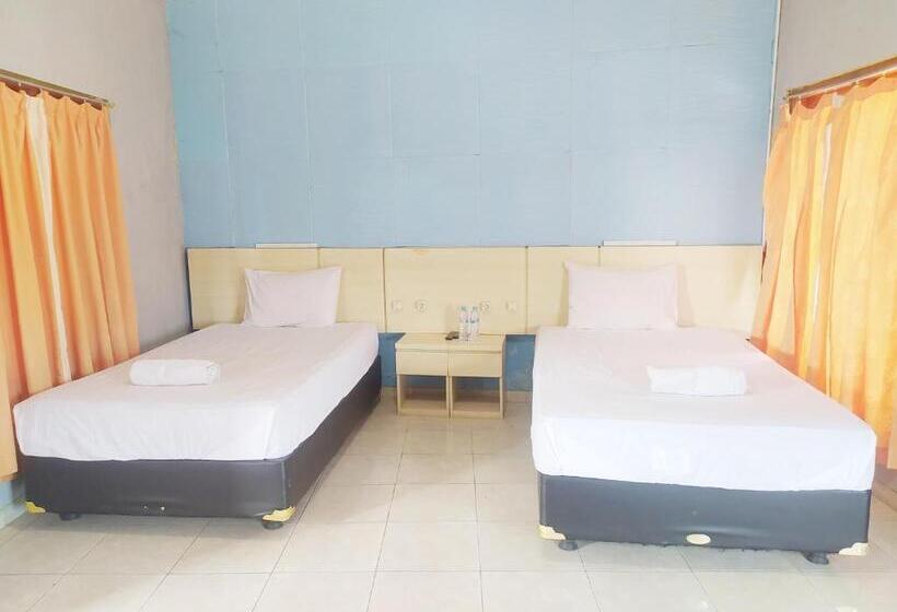 Номер Стандарт, Reddoorz At Deamartaloka Colomadu Solo