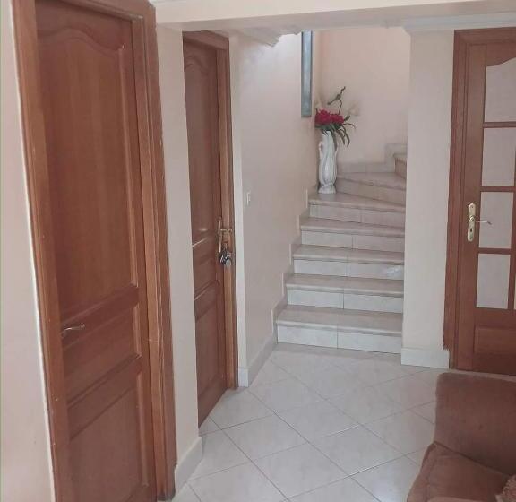 Номер Стандарт Трехместный, Paradis Chambres D Hôtes Proche Paris   Aéroport Charles De Gaulle Airport   Parc Des Exposition Vil
