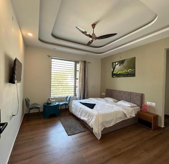 디럭스 룸, Devlok Homes