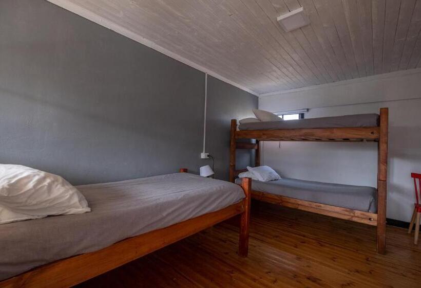 Номер Стандарт Трехместный, Löf Hostal