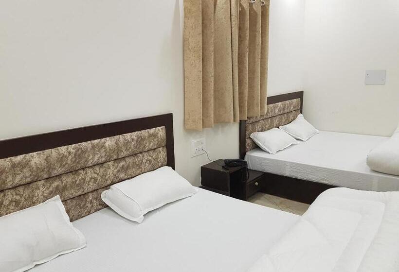 四人标准间, New Gokul Grand