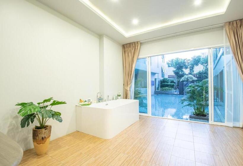 سوییت جونیور لوکس, D Eco Hotel Health Center Pattaya