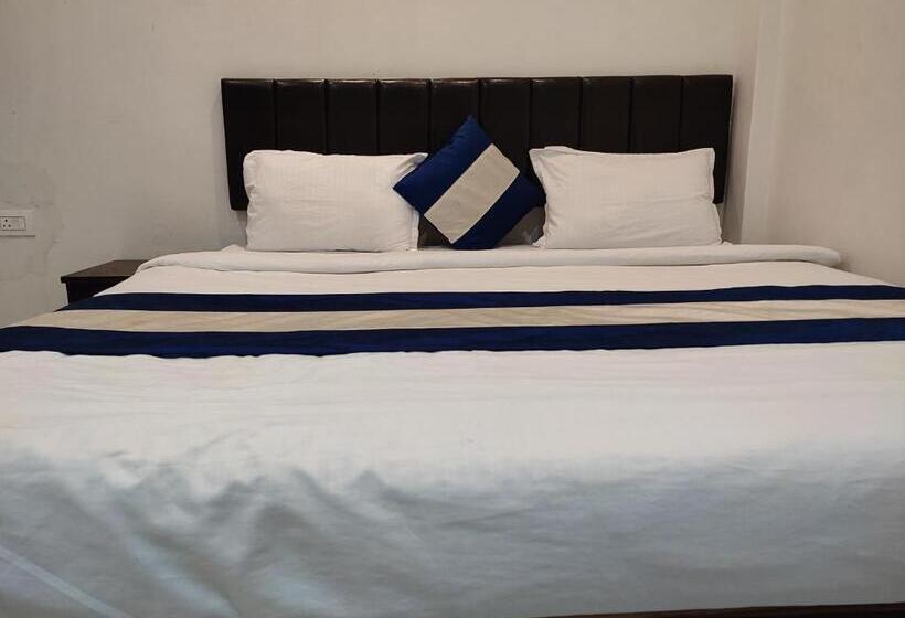 デラックスルーム, Mahadev Inn