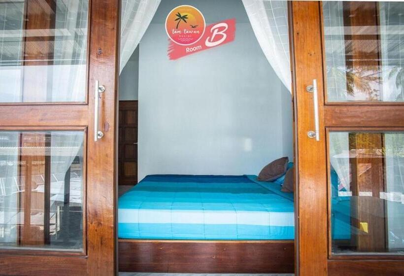 Номер Стандарт с Балконом, Tamtawan Guesthouse   ตามตะวันเกสเฮ้าส์