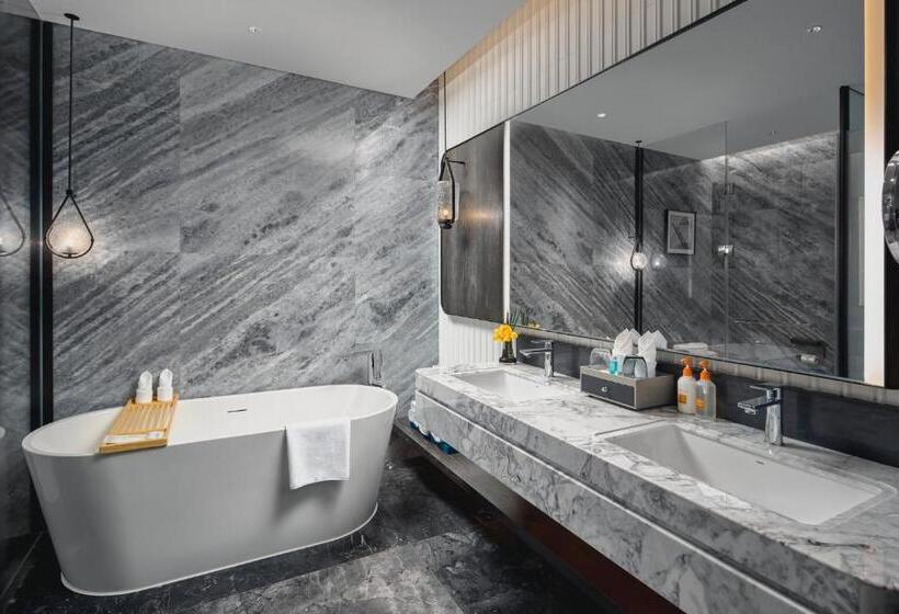 Люкс Кровать Кинг, Crowne Plaza Ezhou, An Ihg
