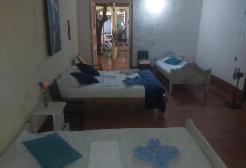 Семейный Номер Совместный Санузел, La Antigua