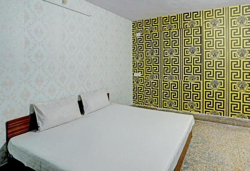 豪华三人间, Oyo 82079 Mannat Star Residancy