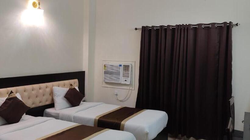 Номер Deluxe Одноместный, J P Palace