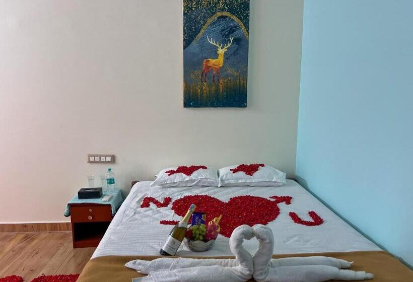 标准间带游泳池, Gandhada Goodu Retreat