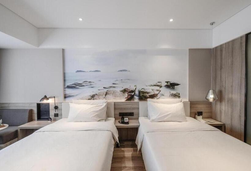 Номер Superior, Atour Hotel Railway Station Dalian