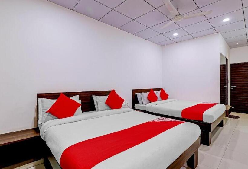 Номер Стандарт, Oyo Rishta And Jahan Banquet And Rooms