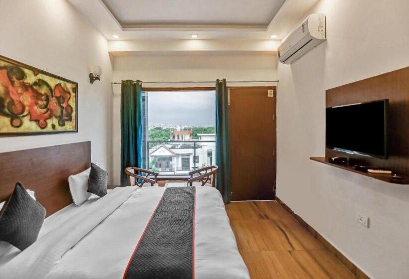 Трехместный Номер Классика, Oyo Hotel Hind