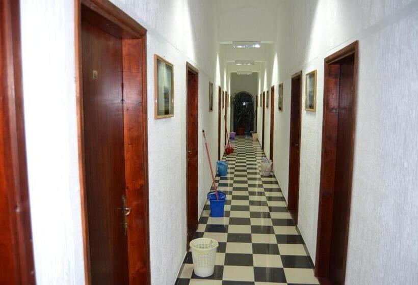 اتاق راحتی سه تخته, David Apartments And Rooms