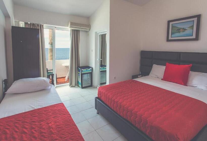 اتاق راحتی سه تخته, David Apartments And Rooms