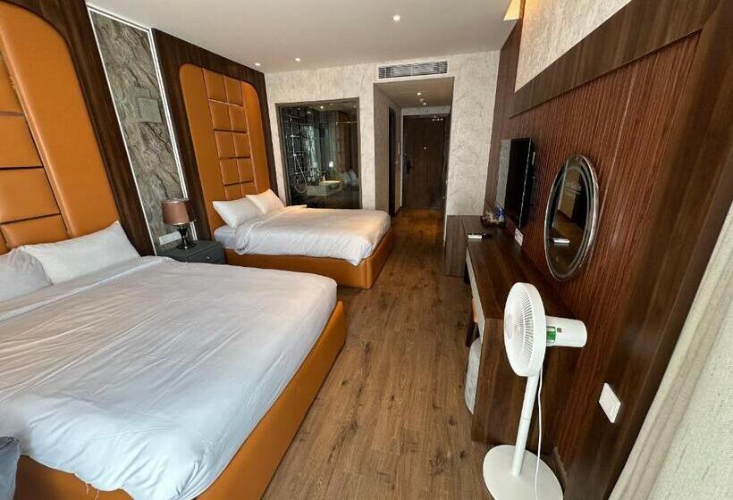 اتاق استاندارد چهار تخته با چشم‌انداز دریا, Apec Condotel Phan Thiet By Tien Vu