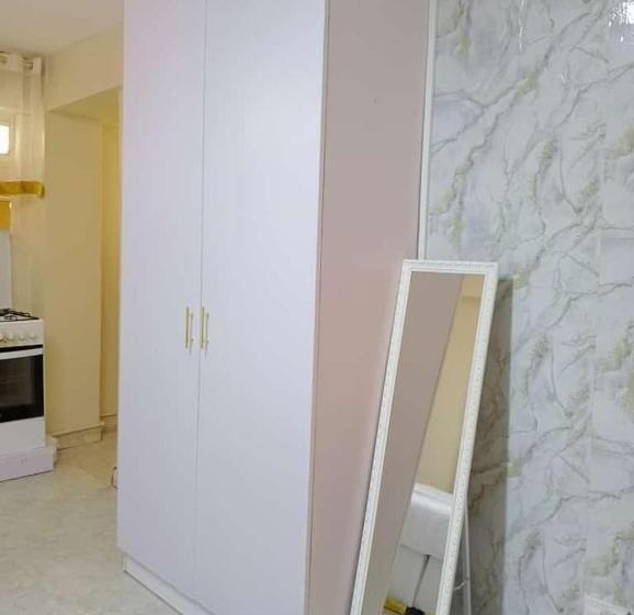 استودیوی استاندارد, Airport Studio Apartments Jkia