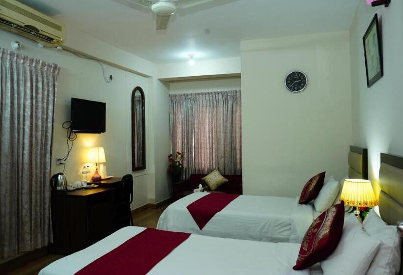 اتاق استاندارد با چشم‌انداز شهر, Garden Residents Uttara   Lake View