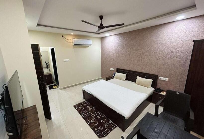 デラックスルーム, Shikhar Palace