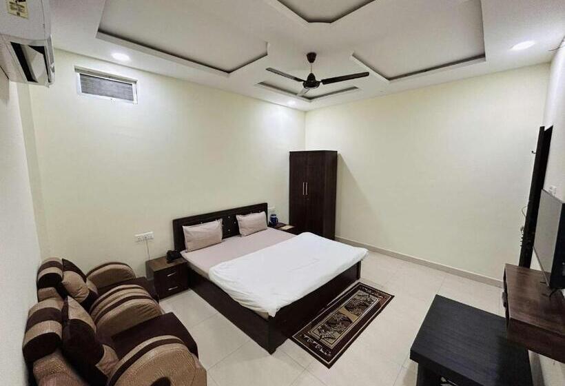 デラックスルーム, Shikhar Palace
