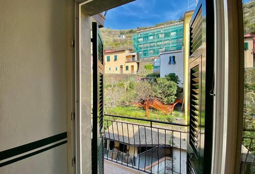 Superior Room with Terrace, The Manarola Main Plaza
