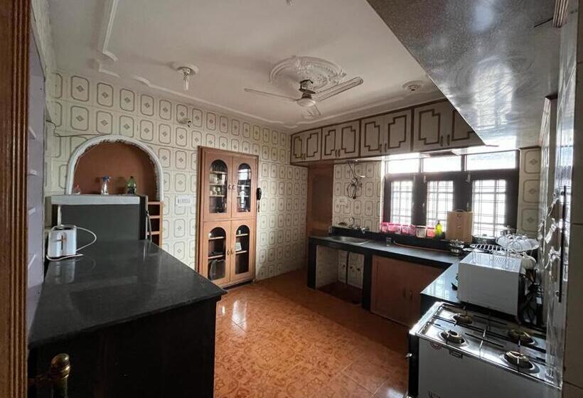 Номер Стандарт Вид на Сад, Johns Palace