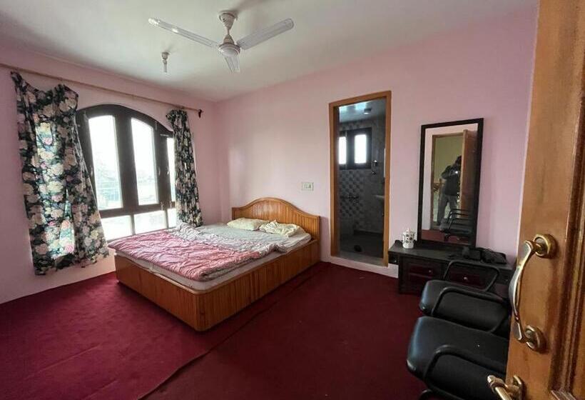 Номер Стандарт, Johns Palace